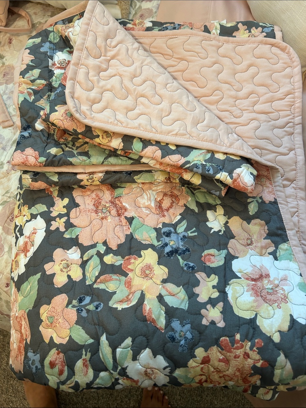 Floral Reversible Quilted twin Bedding - Dusty Pink and Charcoal